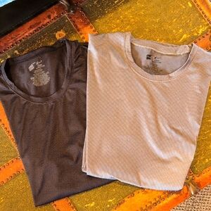 Set of Two Athletic T-Shirts in Black and Gray